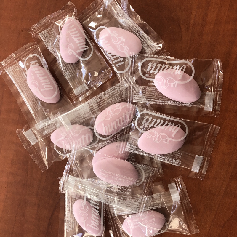 Confetti rosa alla mandorla e cioccolato bianco Confezionati singolarmente  - Enoteca Carusi