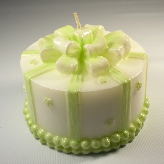 https://www.confettiebomboniere.com/images/bomboniere/candela-a-forma-di-torta-bianca-verde-ef3602b4.jpg