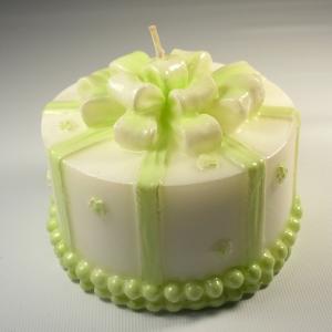 Candela torta bianca e verde per tavolo confettata